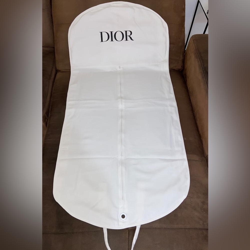 Dior - Picture 2 of 4